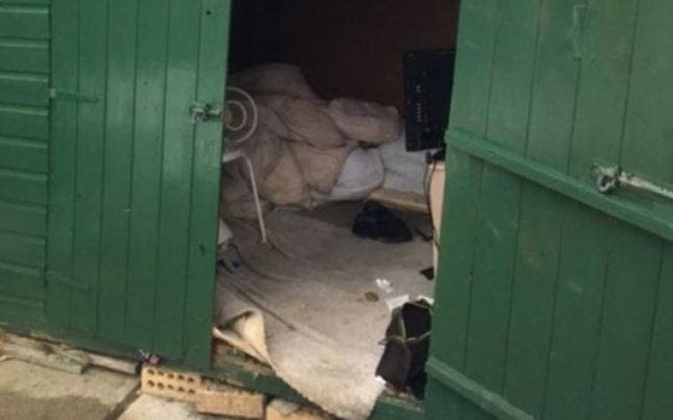 El impactante caso de un hombre que pasó 40 años encerrado en una casa de madera en Inglaterra