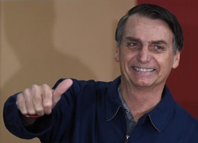 Las reacciones en Chile por la ventaja de Bolsonaro en la primera vuelta presidencial de Brasil