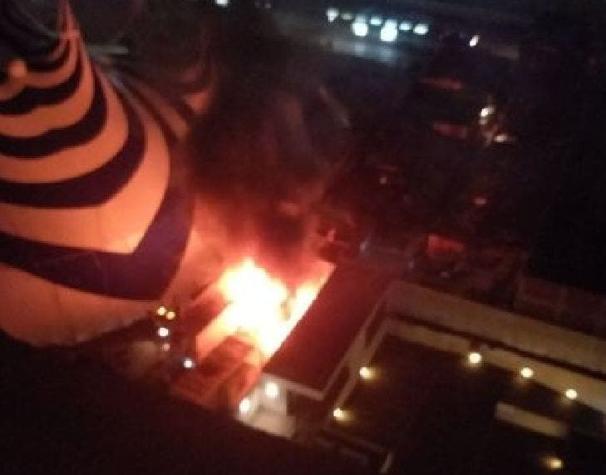 [VIDEO] Incendio se registra en casa rodante de circo en Estación Central
