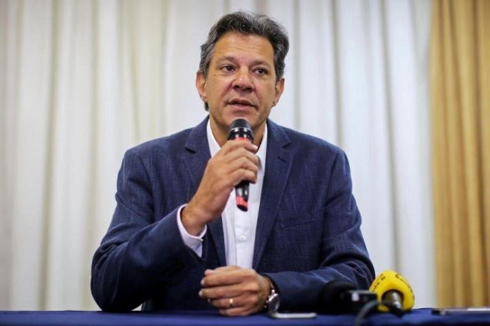 Fernando Haddad dice que Jair Bolsonaro "fomenta la violencia" en Brasil