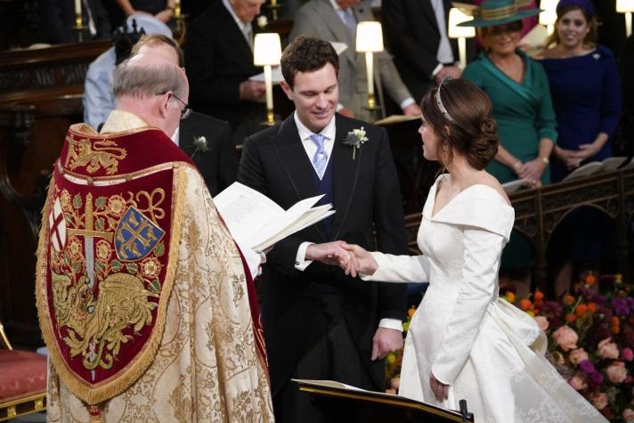 [FOTOS] Los atuendos que luce la Realeza Británica en la boda de Eugenia de Inglaterra