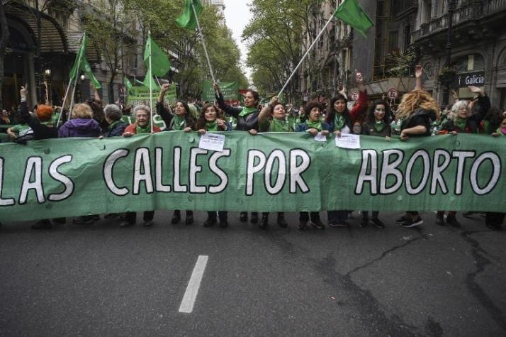 Unas 50.000 mujeres se reúnen en Argentina por la lucha del aborto legal
