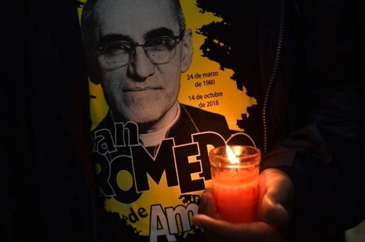 Francisco proclama santo a Romero, el defensor de los pobres de América Latina