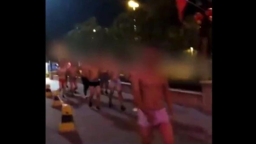 [VIDEO] China: empleados obligados a correr semidesnudos por bajas ventas en un gimnasio