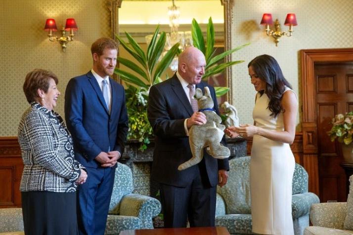 Meghan Markle y Príncipe Harry reciben los primeros regalos para su bebé