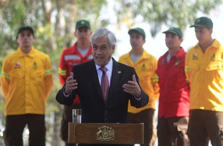 Incendios forestales: Piñera presenta plan y advierte a quienes "pretendan quemar nuestros bosques"