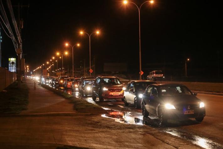 [VIDEO] Punta Arenas: Gran congestión de vehículos en estaciones de servicio para cargar combustible