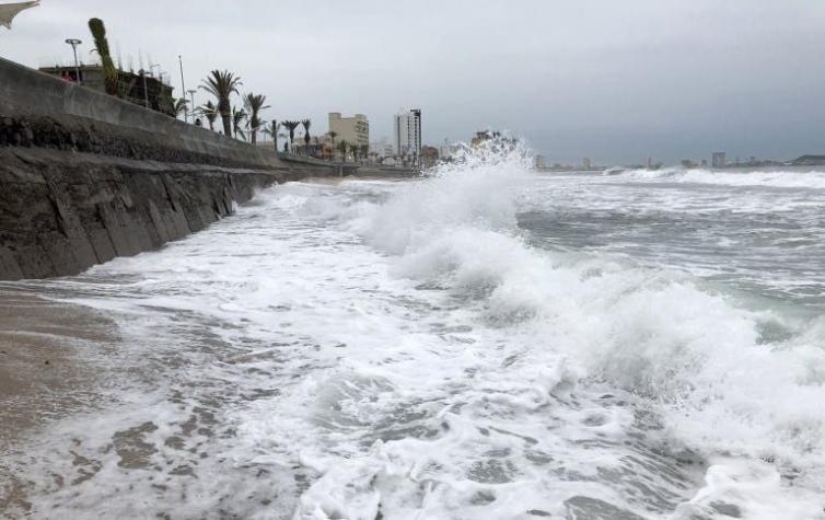 Poderoso huracán Willa se debilita a categoría 4 al aproximarse a México