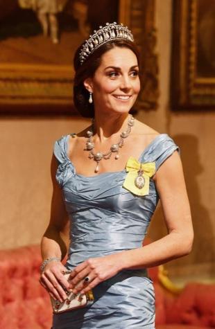 Kate Middleton sorprende usando tiara favorita de la princesa Diana