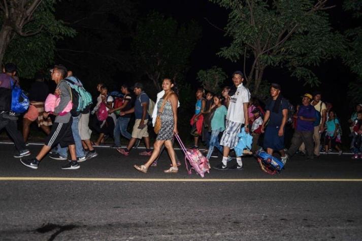 Gobierno hondureño promete empleo a migrantes de la caravana que regresen
