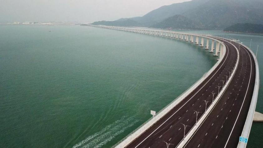 [VIDEO] Así es el puente marítimo más largo del mundo