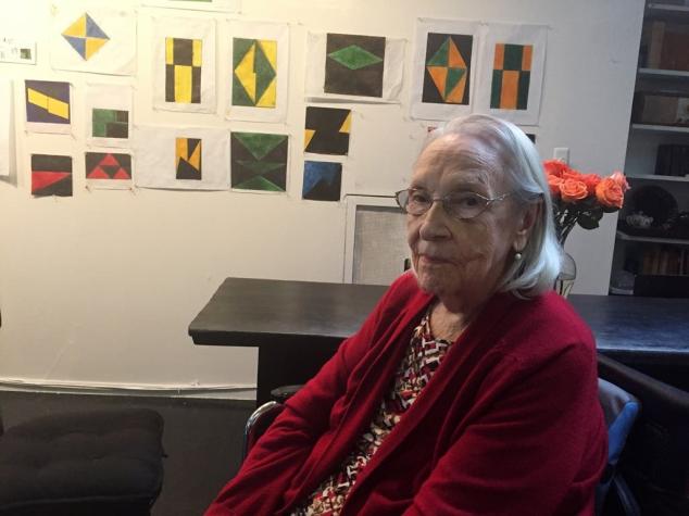 Mujeres Bacanas: Carmen Herrera, una artista codiciada de 103 años