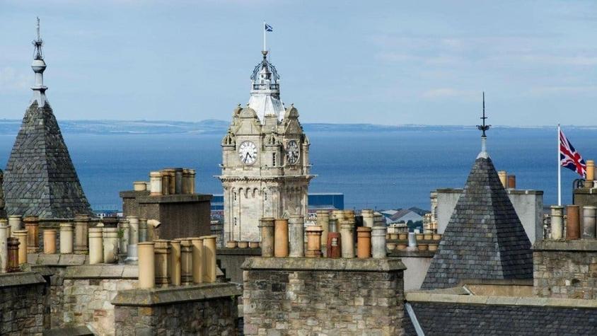 El secreto del emblemático reloj de Edimburgo que casi siempre da la hora equivocada