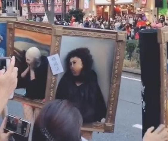 [VIDEO] ¡Tienen vida!: Desfile de famosos cuadros de arte sorprende en la previa de Halloween