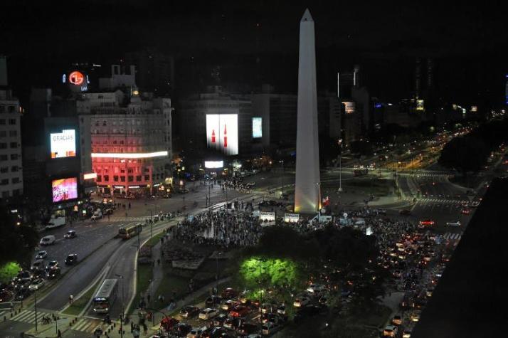 Paro de pilotos comerciales y Uber ponen a prueba a Argentina antes de G20