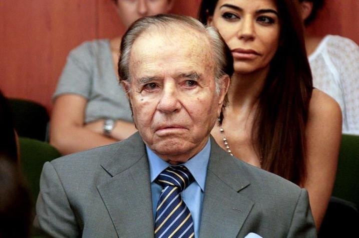 Justicia argentina autoriza a Carlos Menem a viajar a Chile por operación de su hijo Máximo
