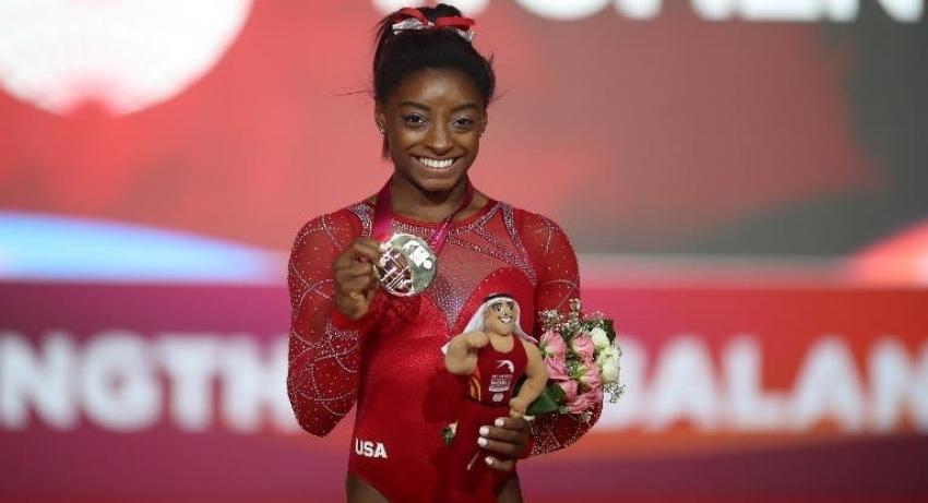 Simone Biles rompe record y se convierte en la gimnasta con más oros mundiales de la historia