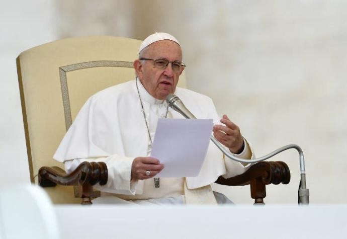 Papa Francisco hace un llamado a rechazar la "cultura del maquillaje"