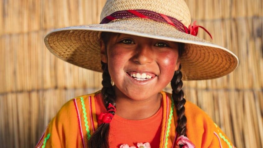 ¿Cuántas lenguas originarias existen en Perú y cuáles de éstas se hablan en otros países?