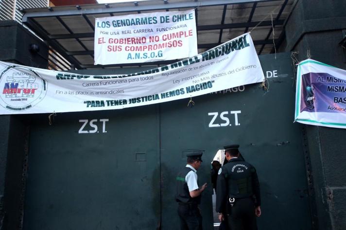 Paro de Gendarmería: Gobierno asegura que "las tomas no son la repuesta"