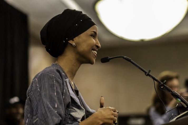 Dos mujeres son electas como las primeras musulmanas en llegar al Congreso de Estados Unidos