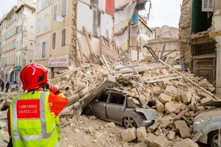 Suben a cinco los muertos en colapso de dos edificios en Marsella