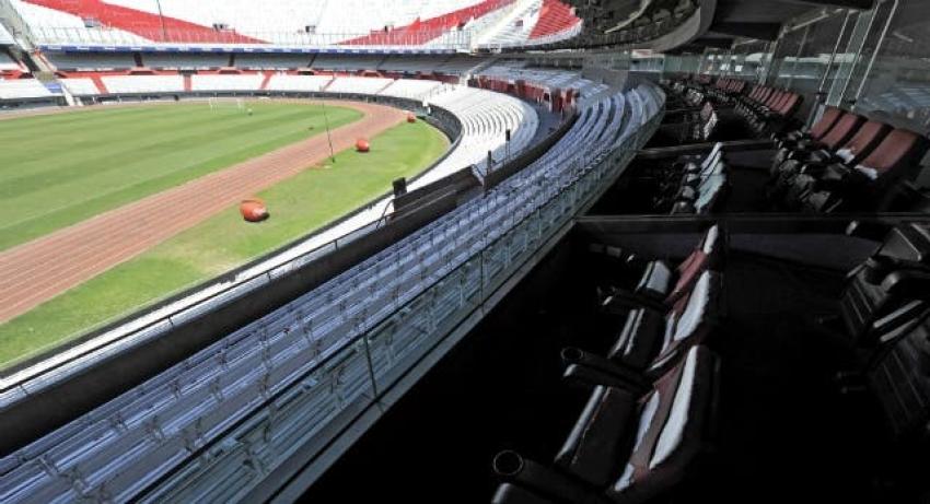 [FOTOS] Provocadores rayados en Estadio Monumental de River a días de la final ante Boca