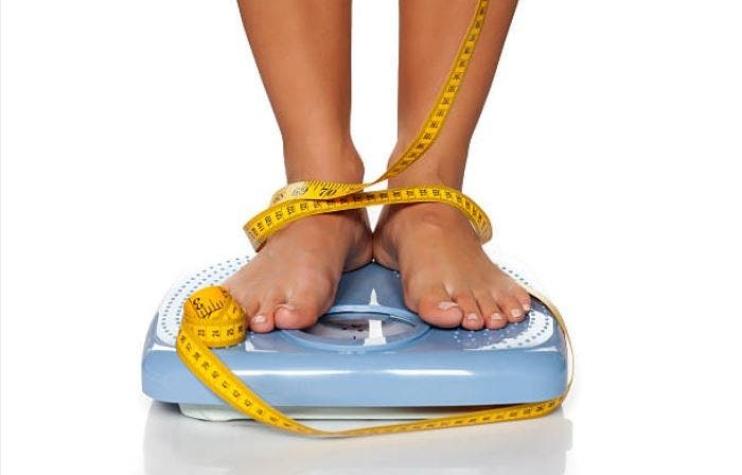 Chile lidera ranking de obesidad femenina en Sudamérica: 3 de cada 10 mujeres la padecen