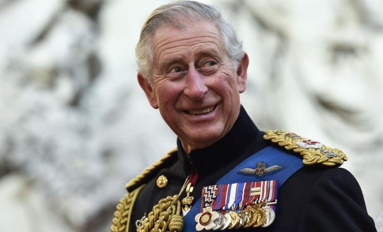 El príncipe Carlos habla de cómo se comportará si le toca suceder a la reina Isabel