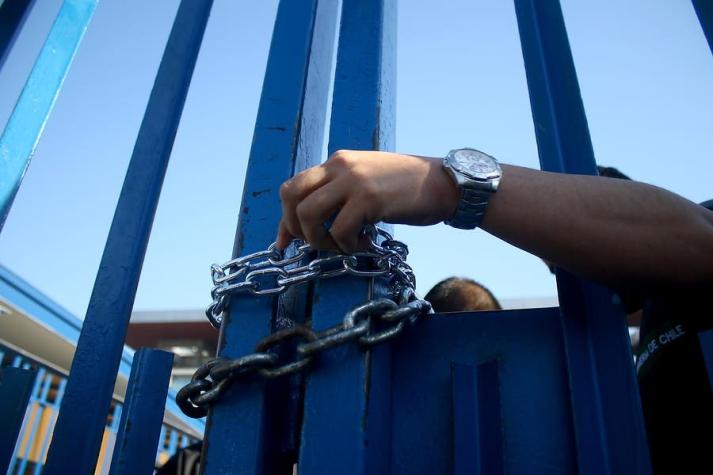 Funcionarios de Gendarmería bloquean acceso a ex Penitenciaría