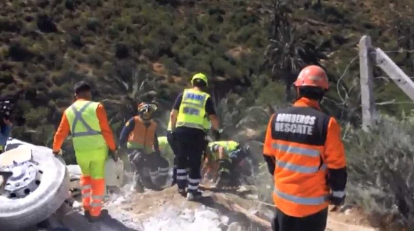Nuevo accidente en ruta Las Palmas: Bus se desbarrancó y cayó 30 metros