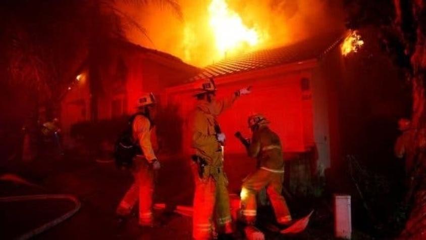 Incendios en California: impactantes imágenes del fuego que obligó a evacuar la icónica Malibú