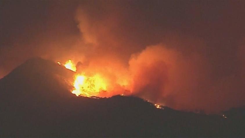 [VIDEO] Incontrolables incendios en California