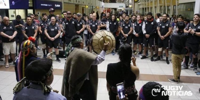[VIDEO] El emocionante recibimiento de un grupo mapuche a los Maorí All Blacks