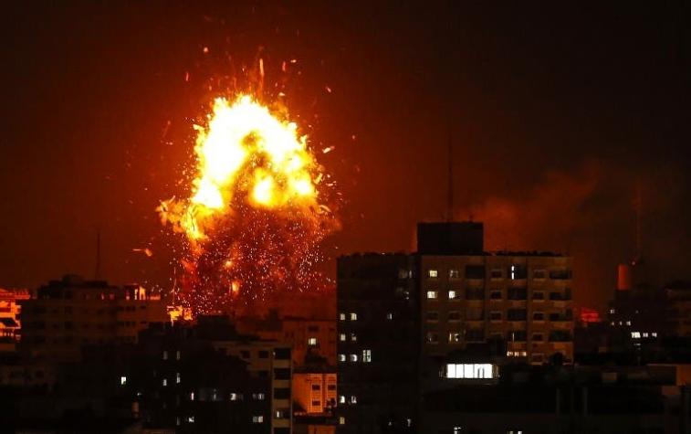 Fuerza Aérea israelí bombardea edificio de canal de televisión en Gaza