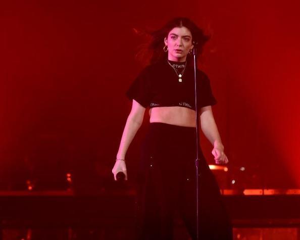 [FOTOS] Lorde acusa plagio de escenografía de su gira "Melodrama"...y todo apunta a Kanye West