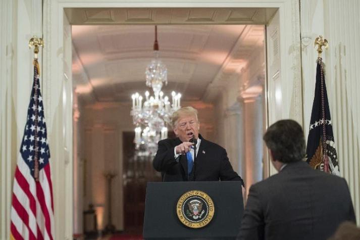 CNN presenta demanda contra administración de Donald Trump
