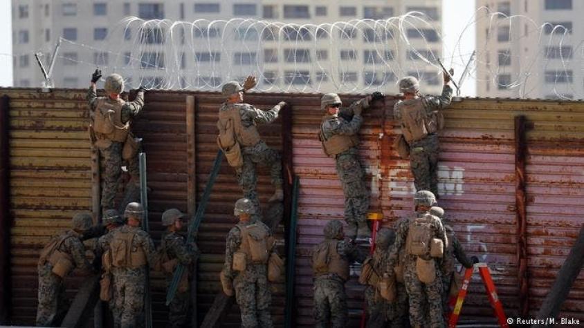 Caravana de migrantes llega a la frontera entre México y Estados Unidos