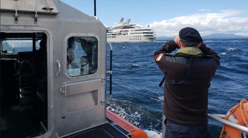 Buque francés con 222 pasajeros sufre accidente en Puerto Natales