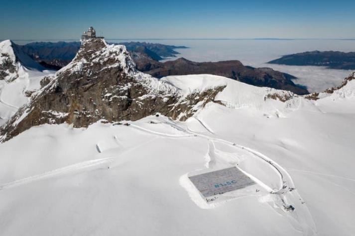Record Guinness de la mayor postal en un glaciar suizo