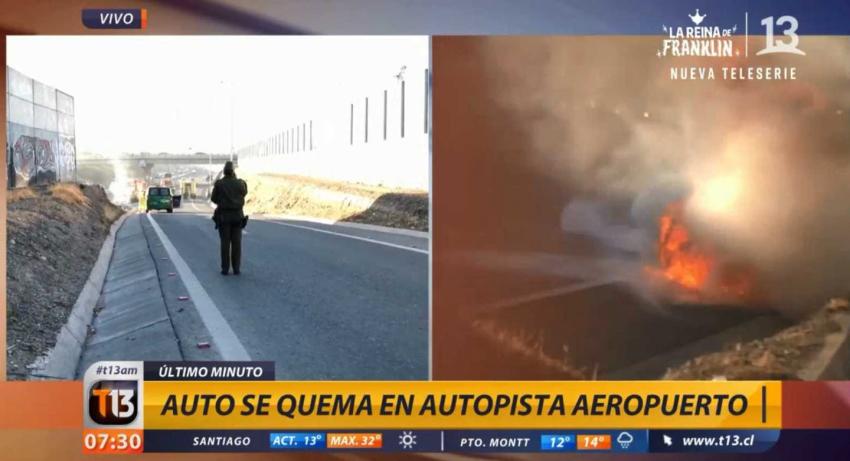 [VIDEO] Automóvil se incendia en acceso sur a Santiago