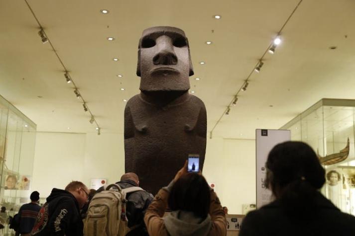 [VIDEO] "Tienen nuestra alma": El ruego de los rapanuis al museo de Londres para recuperar su moái