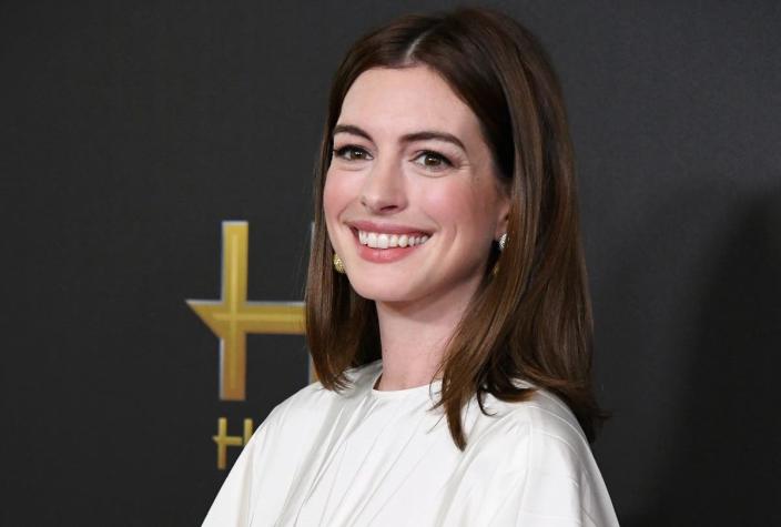 [FOTO] Anne Hathaway reaparece con sorprendente cambio de look