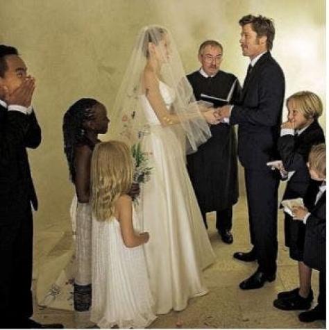 El hombre que casó a Angelina Jolie y Brad Pitt tendrá la última palabra sobre su divorcio