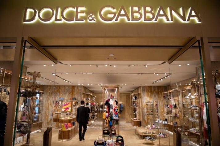 Dolce & Gabbana pide disculpas al público chino por racismo