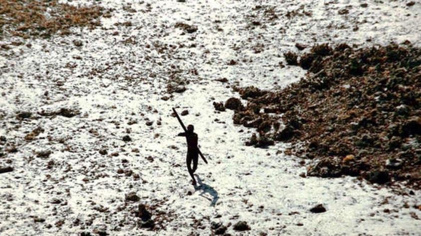 Cómo es la aislada tribu de la isla Sentinel, los aborígens de la India que mataron a un turista