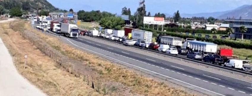 [VIDEO] Autopista del Sol: Regularizan tránsito tras protesta de estudiantes de U. del Pacífico