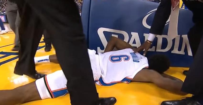 [VIDEO] La escalofriante lesión de un joven basquetbolista en un juego de la NBA