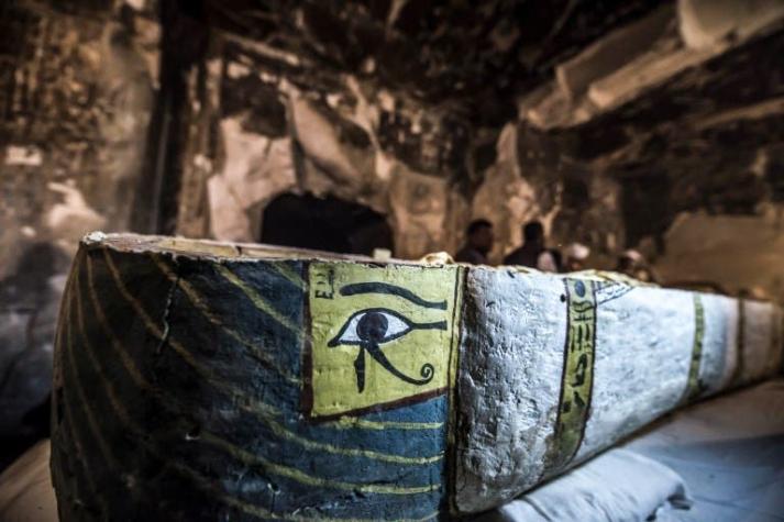 [FOTOS] Arqueólogos Egipcios y franceses muestran una tumba y sarcófagos hallados en Luxor