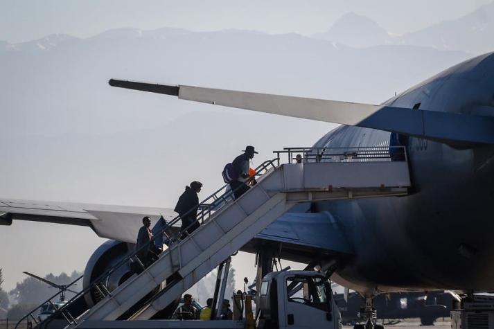 Al menos 98 chilenos y familiares volverán al país desde Venezuela en vuelo del "Plan Retorno"